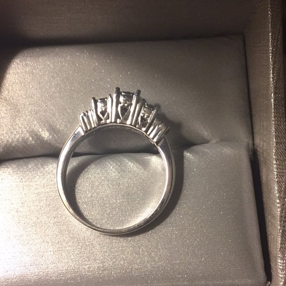 Ring - Picture 2 of 6